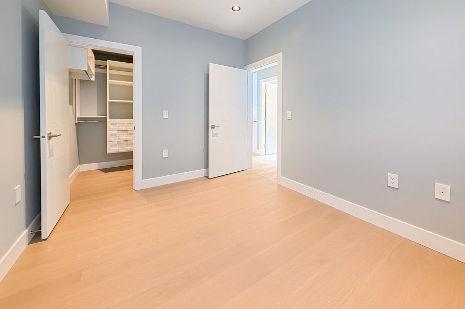 1 2557 W King Edward Avenue Vancouver, BC - 10