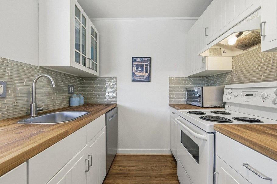 403 570 E 8th Avenue Vancouver, BC - 4