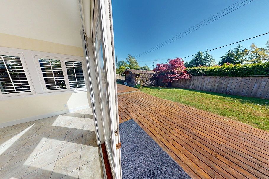 1567 Mcbride Street North Vancouver, BC - 17