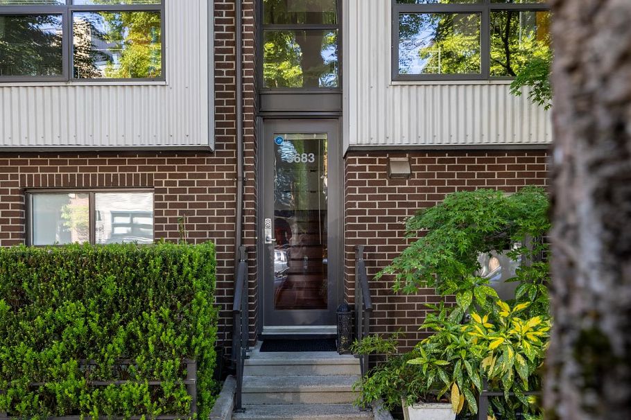 3683 Commercial Street Vancouver, BC - 2