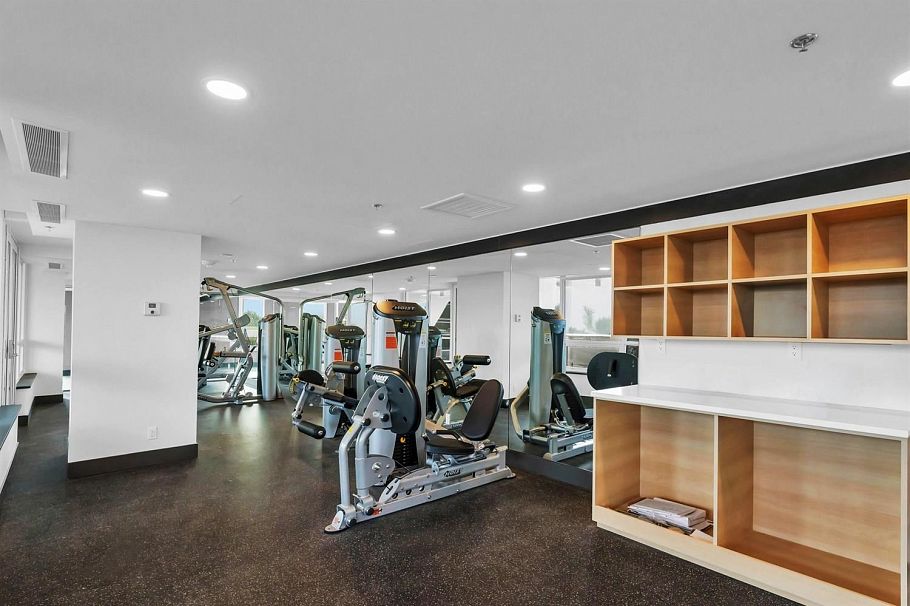 704 1675 Lions Gate Lane North Vancouver, BC - 16