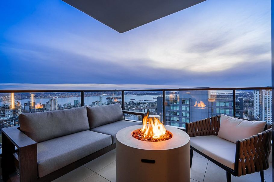 135 E 13th Street North Vancouver, BC - 19