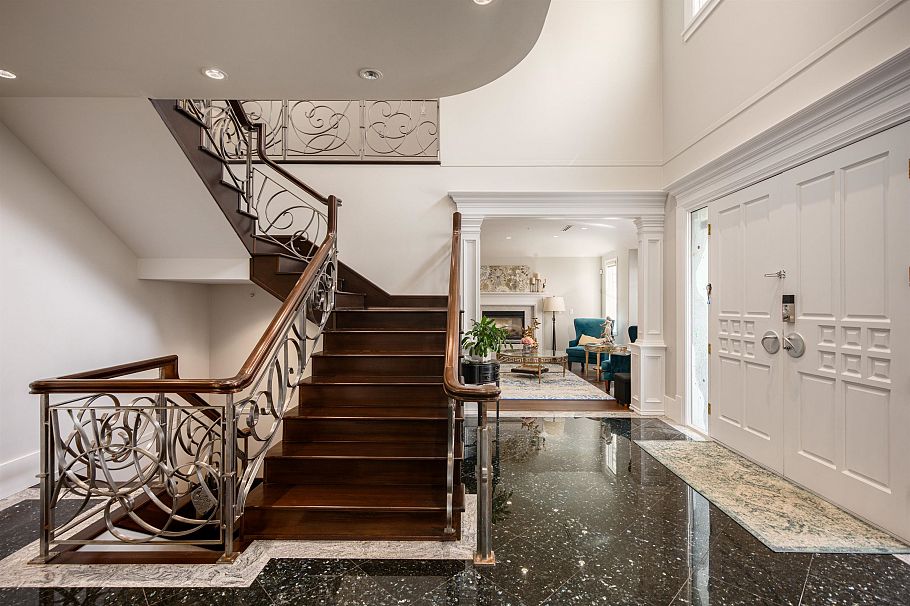 5850 Cartier Street Vancouver, BC - 5