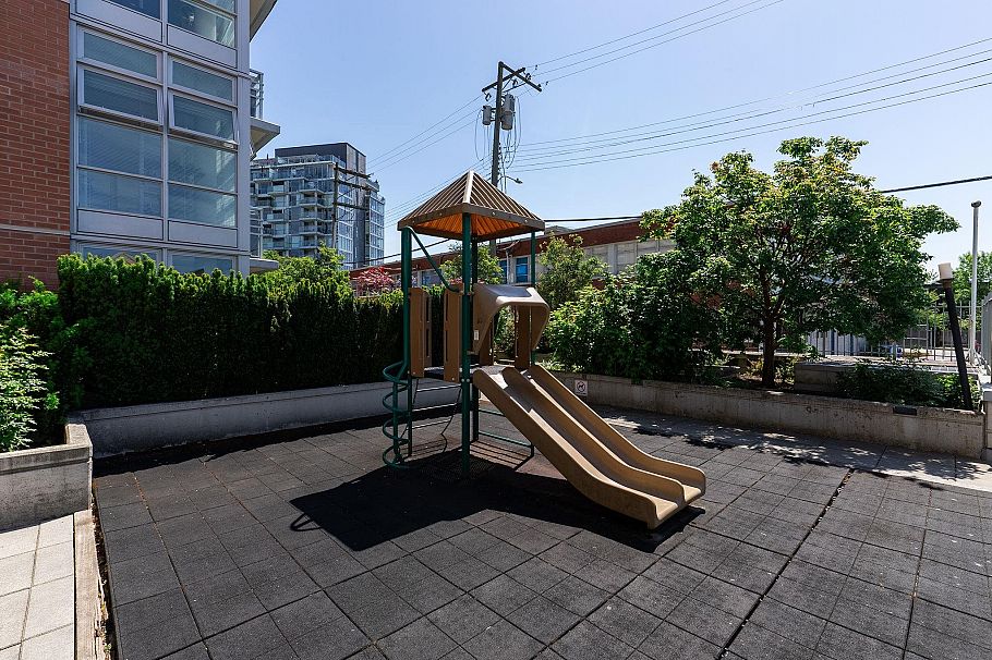 407 298 E 11th Avenue Vancouver, BC - 26