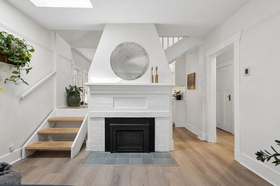 1255 E 23rd Avenue Vancouver, BC - 8