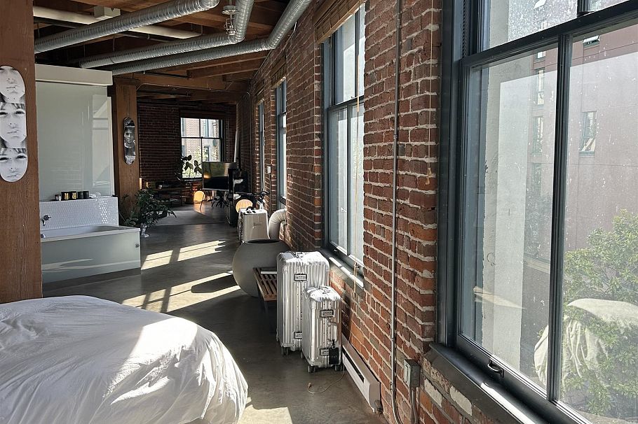 321 55 E Cordova Street Vancouver, BC - 1