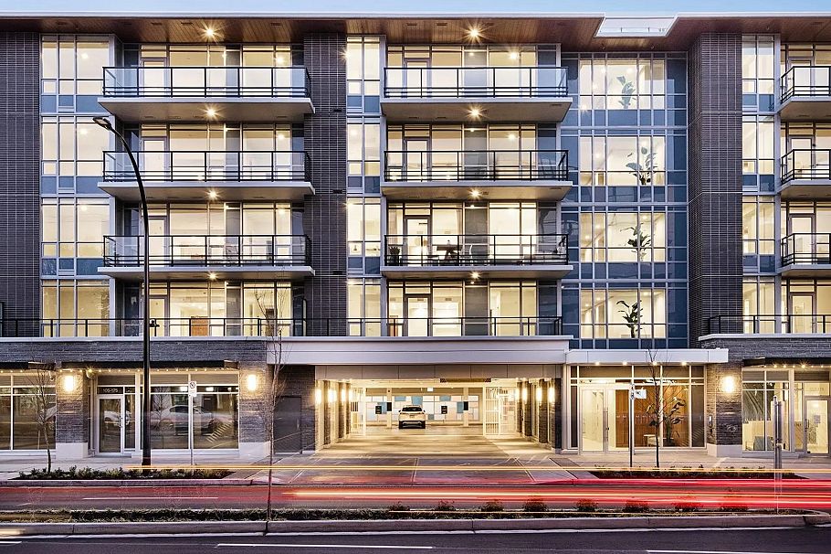 303 177 W 3rd Street North Vancouver, BC - 3