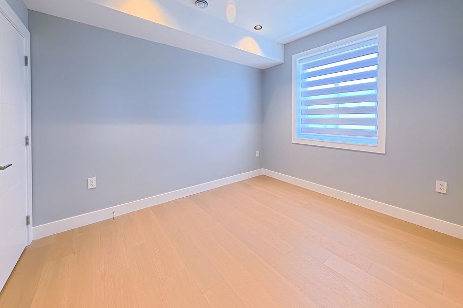 3 2557 W King Edward Avenue Vancouver, BC - 12