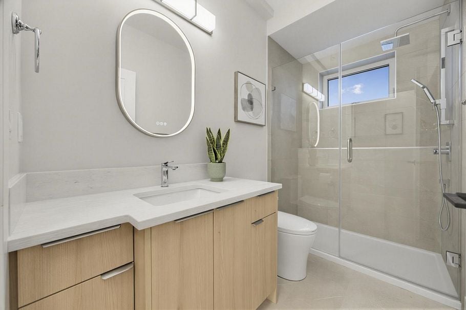2168 Adanac Street Vancouver, BC - 12