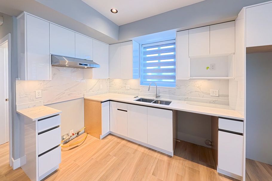 3 2557 W King Edward Avenue Vancouver, BC - 5