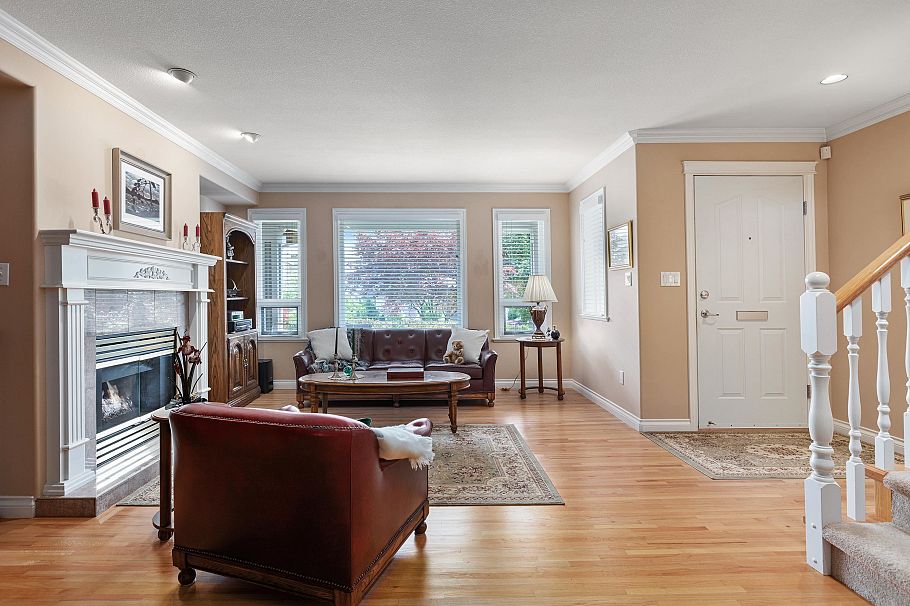 326 E 12th Street North Vancouver, BC - 3