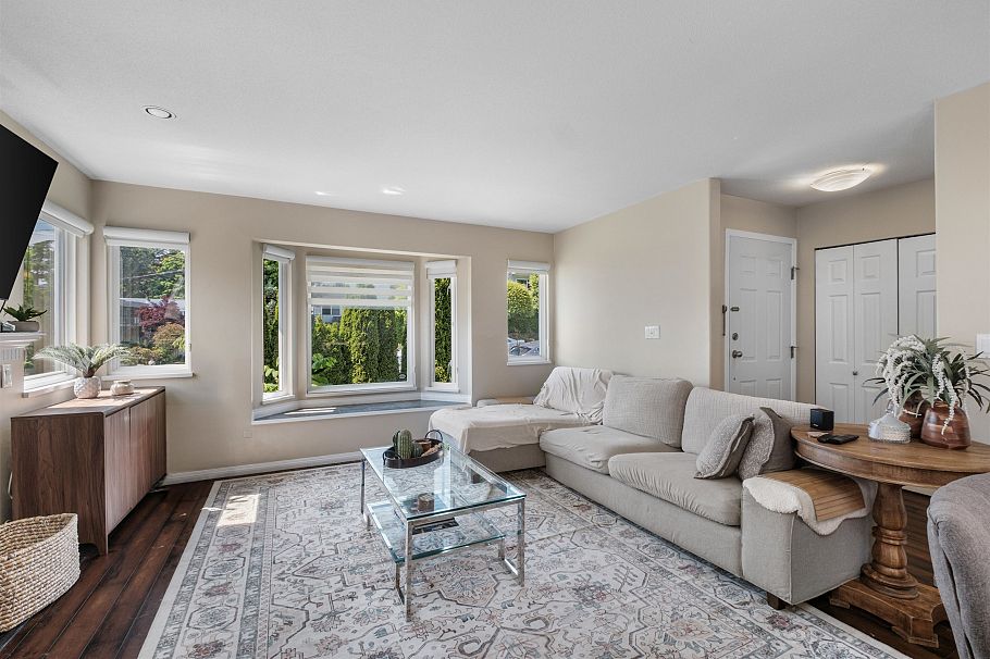 230 St. Patricks Avenue North Vancouver, BC - 2