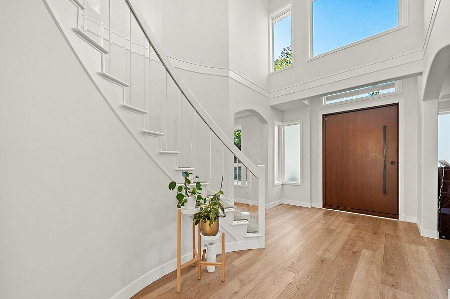 1725 Orkney Place North Vancouver, BC - 16
