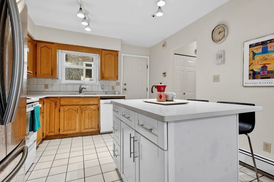 2128 Adanac Street Vancouver, BC - 12