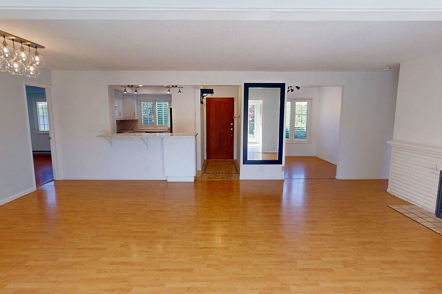 1567 Mcbride Street North Vancouver, BC - 7