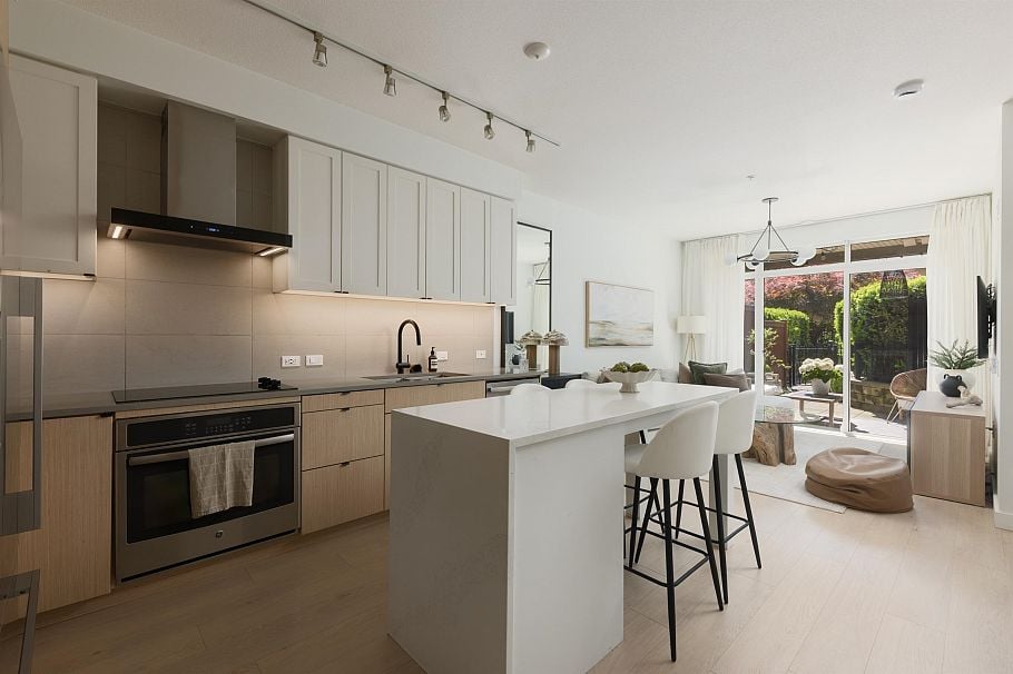106 3205 Mountain Highway North Vancouver, BC - 2