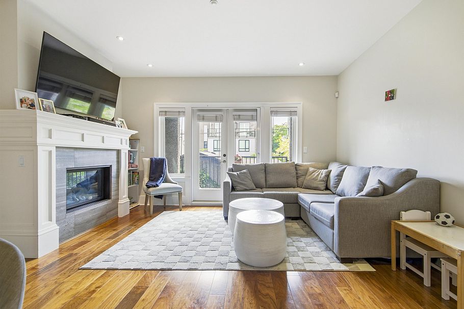 2436 W 8th Avenue Vancouver, BC - 3