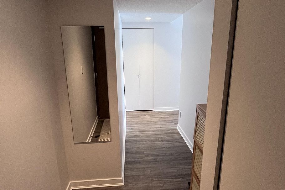 1602 1212 Howe Street Vancouver, BC - 14