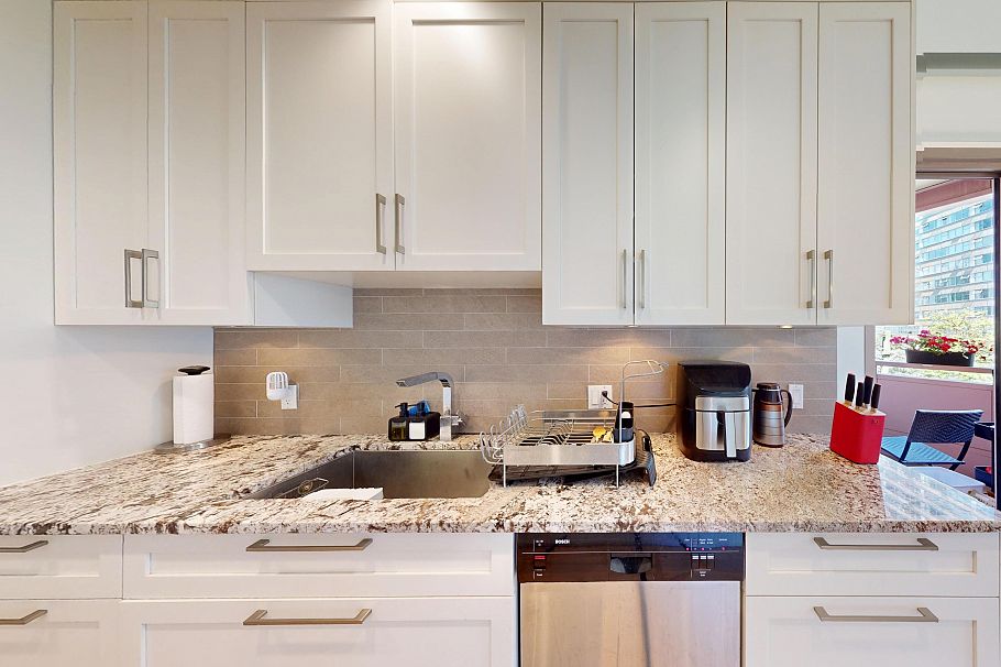 1B 1500 Alberni Street Vancouver, BC - 22