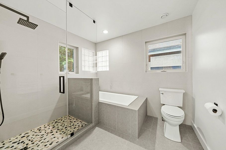 1725 Orkney Place North Vancouver, BC - 25
