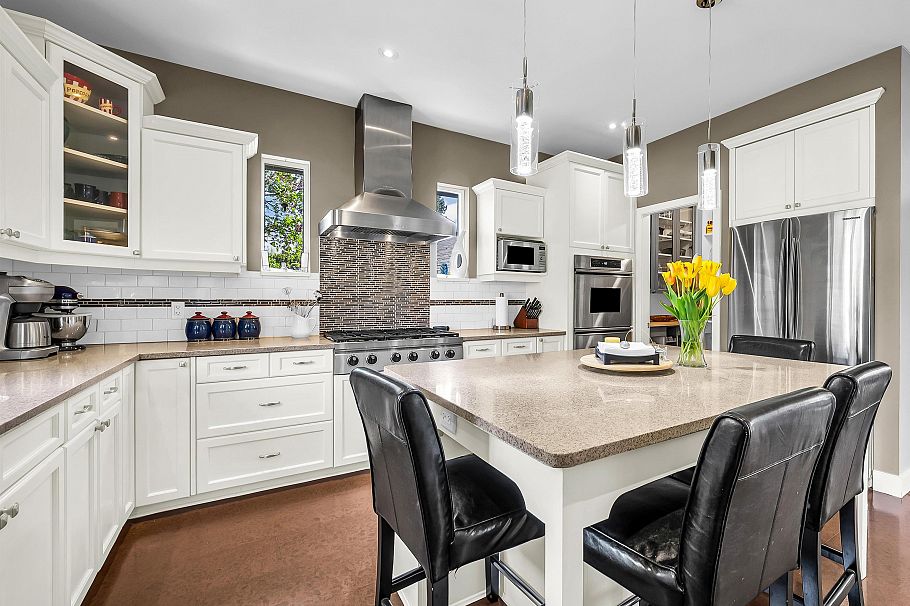 938 Beaumont Drive North Vancouver, BC - 12