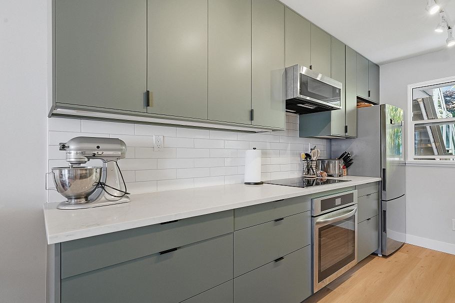 1284 W 8th Avenue Vancouver, BC - 4