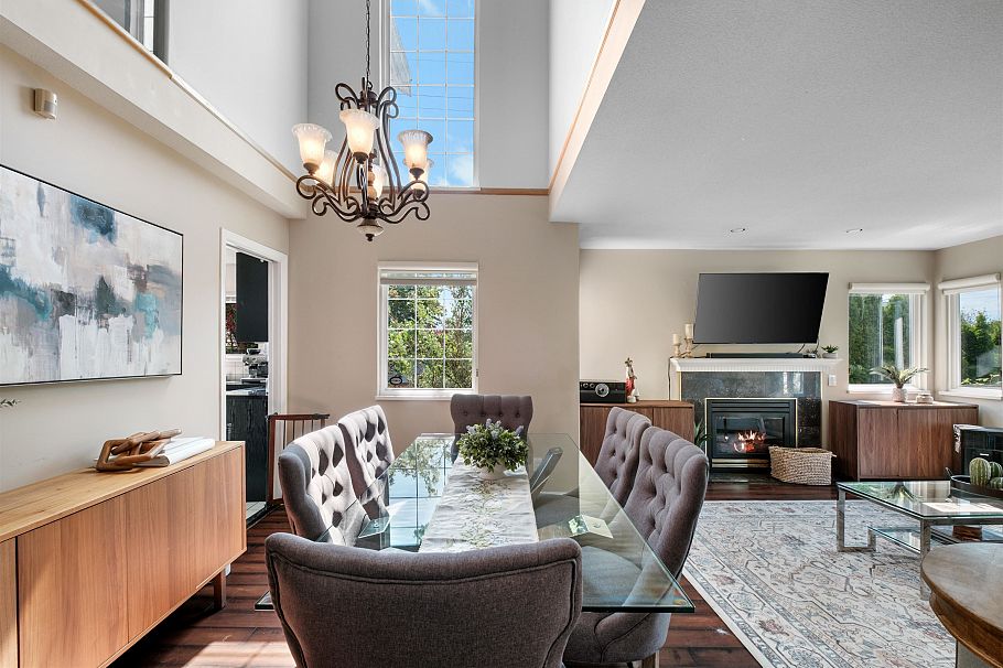 230 St. Patricks Avenue North Vancouver, BC - 3