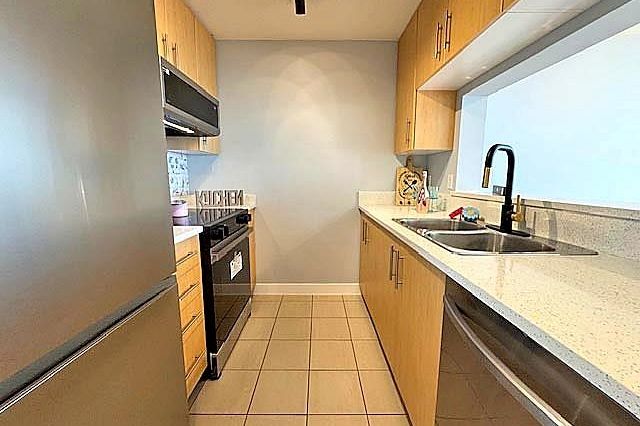 1401 3660 Vanness Avenue Vancouver, BC - 11