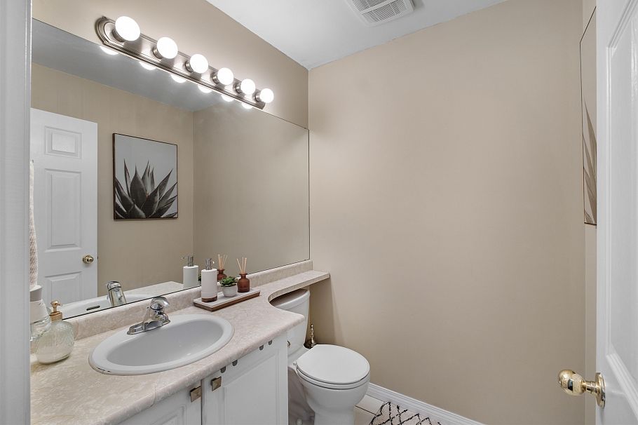 230 St. Patricks Avenue North Vancouver, BC - 14