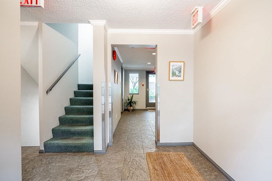 PH5 936 Bute Street Vancouver, BC - 35