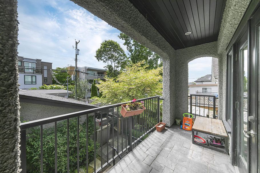 2436 W 8th Avenue Vancouver, BC - 6
