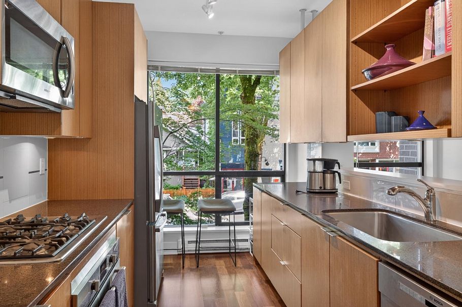3683 Commercial Street Vancouver, BC - 11
