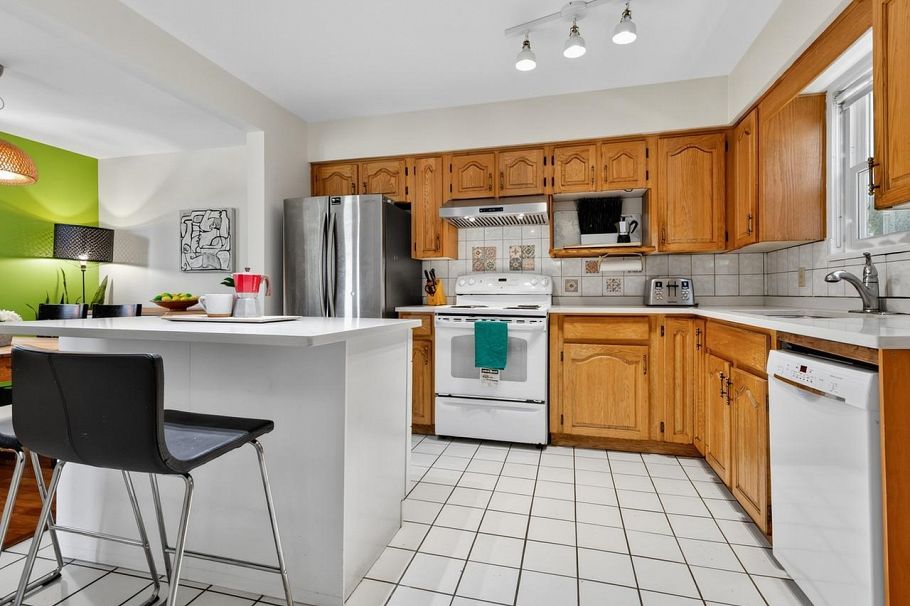 2128 Adanac Street Vancouver, BC - 13