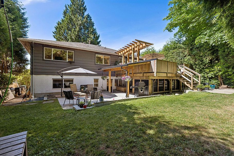1214 Eastview Road North Vancouver, BC - 37