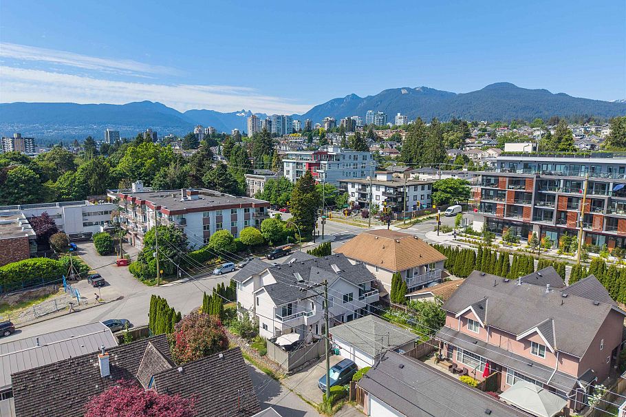 230 St. Patricks Avenue North Vancouver, BC - 23
