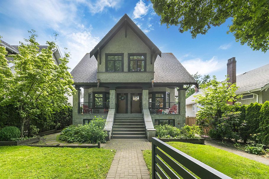 2436 W 8th Avenue Vancouver, BC - 1