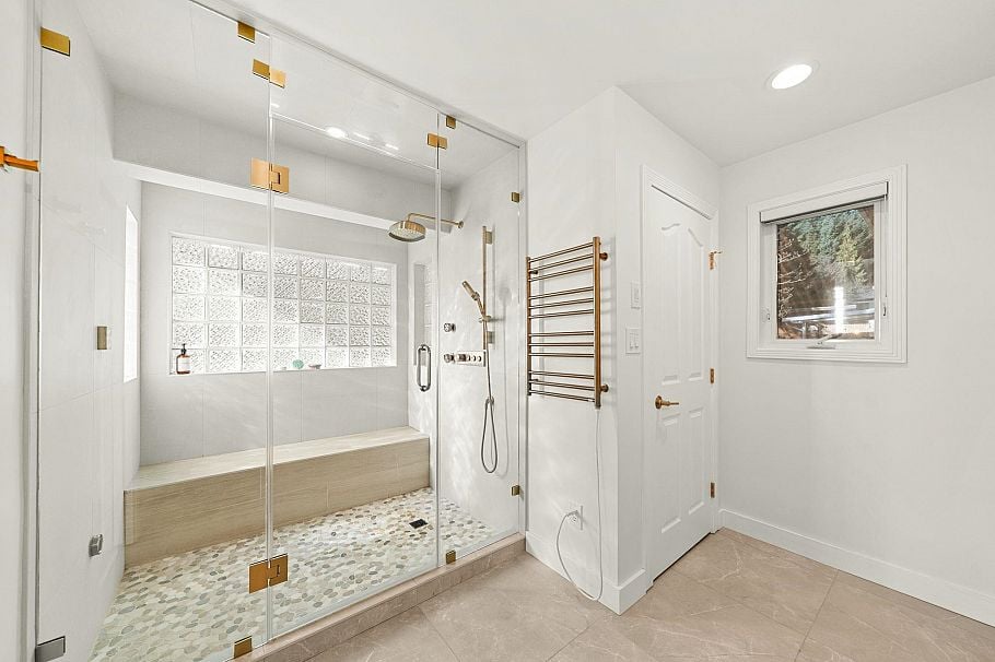 1725 Orkney Place North Vancouver, BC - 20