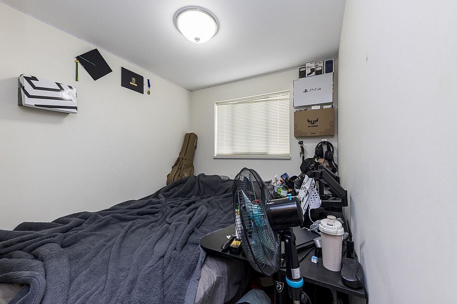 239 E 20th Street North Vancouver, BC - 21