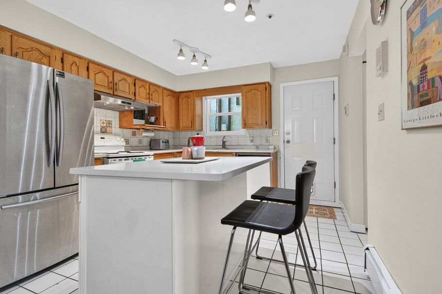 2128 Adanac Street Vancouver, BC - 11