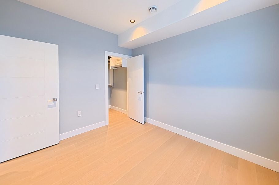3 2557 W King Edward Avenue Vancouver, BC - 8
