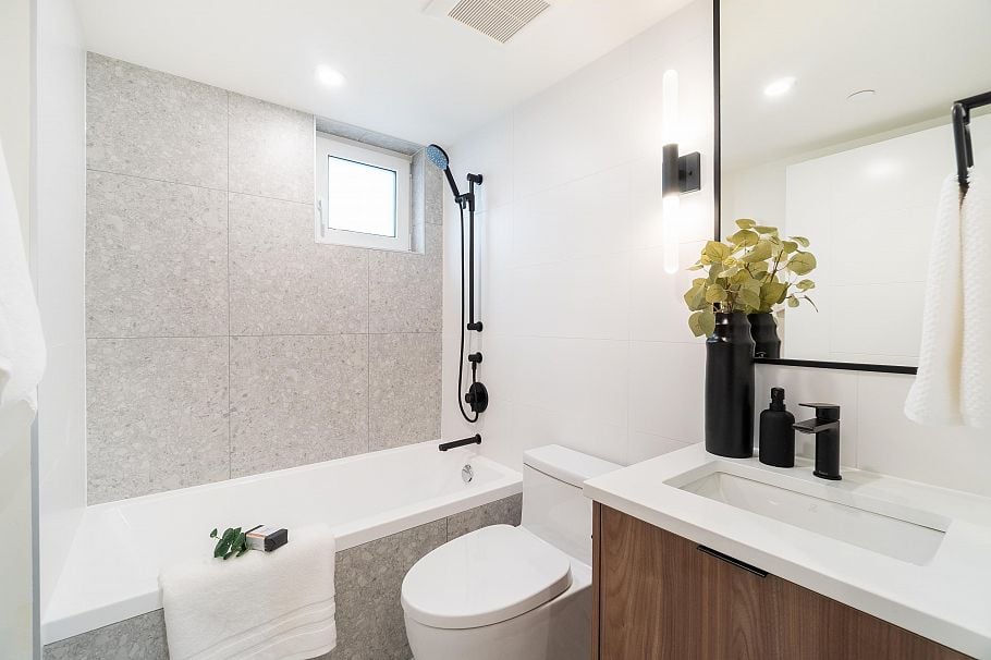 122 1552 E 3rd Avenue Vancouver, BC - 33
