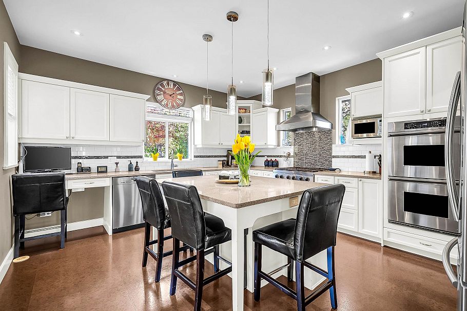 938 Beaumont Drive North Vancouver, BC - 9