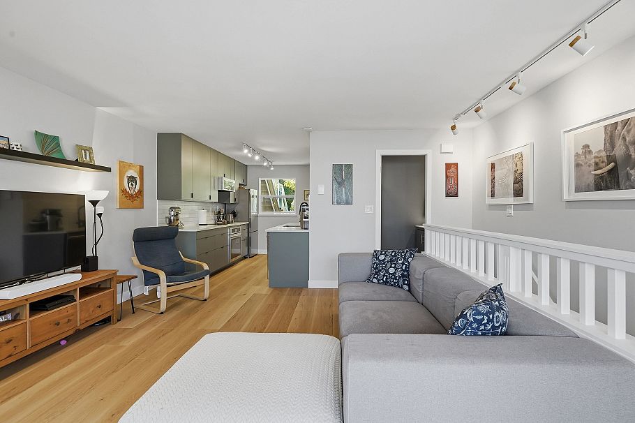 1284 W 8th Avenue Vancouver, BC - 14