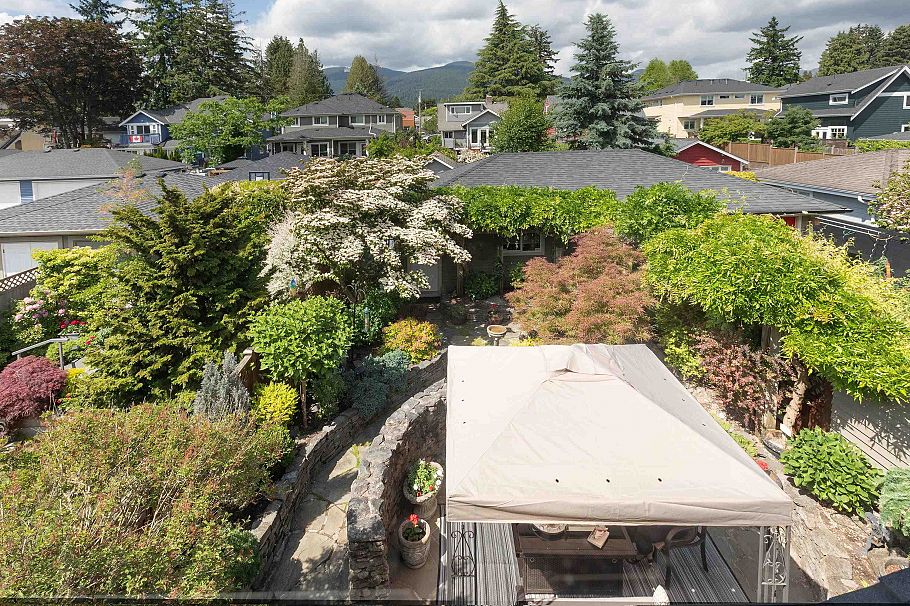 326 E 12th Street North Vancouver, BC - 29