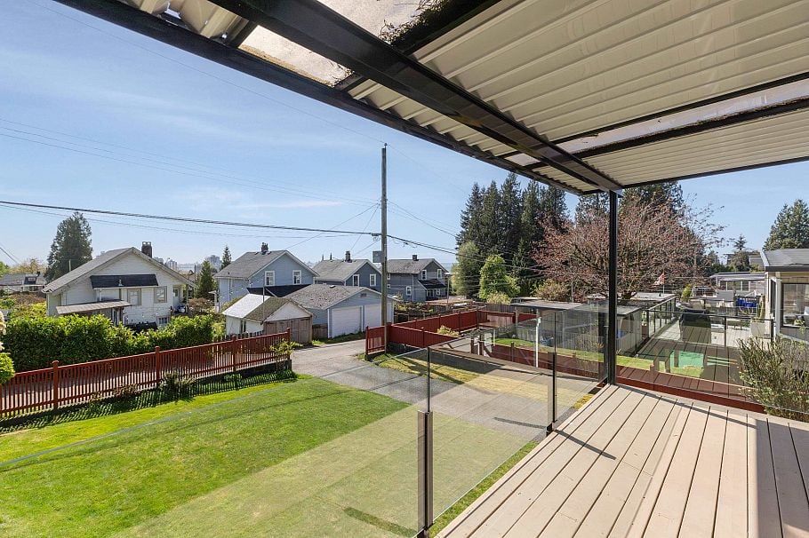 219 E 26th Street North Vancouver, BC - 30