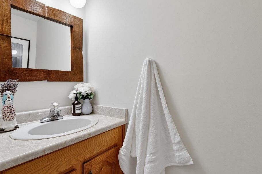 2128 Adanac Street Vancouver, BC - 24