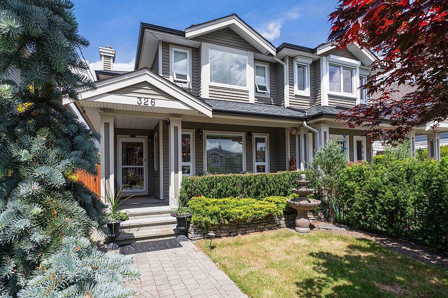 326 E 12th Street North Vancouver, BC - 1