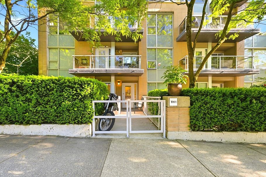 TH1 1288 Chesterfield Avenue North Vancouver, BC - 1