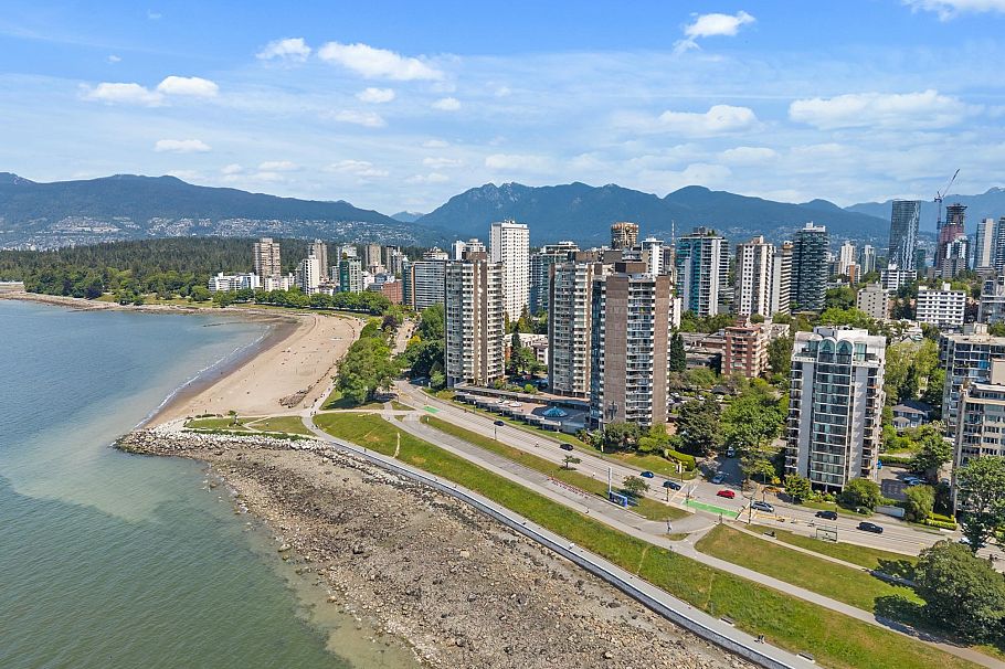 601 1575 Beach Avenue Vancouver, BC - 3