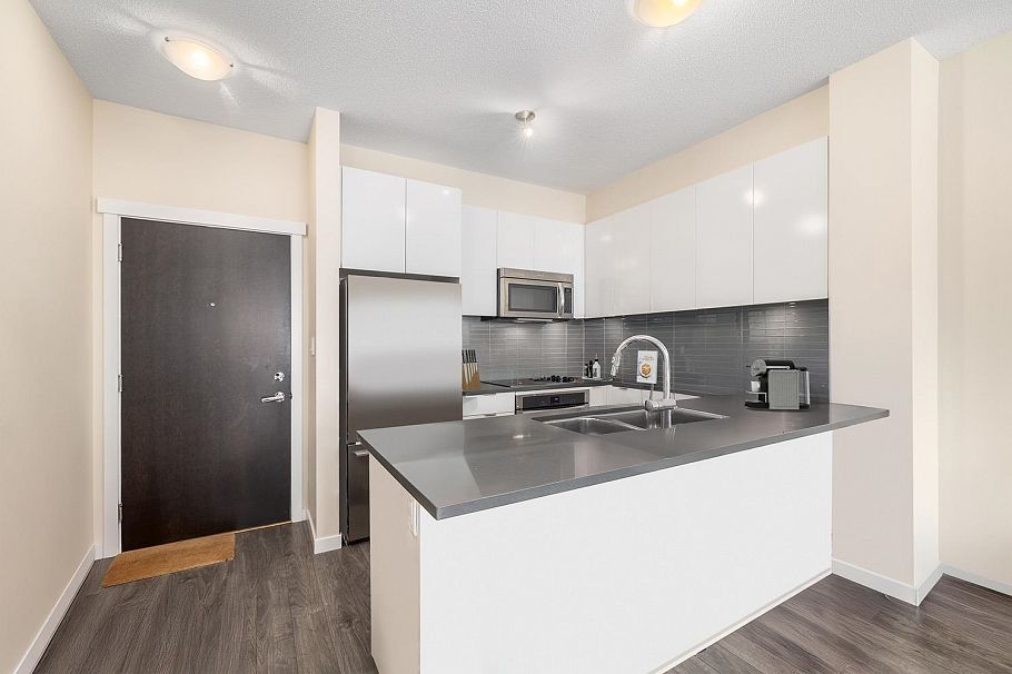 515 2665 Mountain Highway North Vancouver, BC - 7